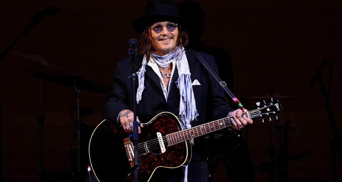 Pride and Prejudice: Η Emma Corrin πρωταγωνιστεί στη νέα τηλεοπτική μεταφορά του μυθιστορήματος - εικόνα 2