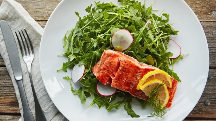 Έλλειμμα θερμίδων: Τι είναι και πώς να το πετύχεις με υγιεινό τρόπο - εικόνα 1