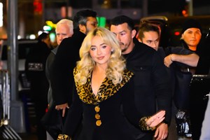 Το dip της Sabrina Carpenter θα γίνει ανάρπαστο στα καλέσματα του φθινοπώρου - εικόνα 1