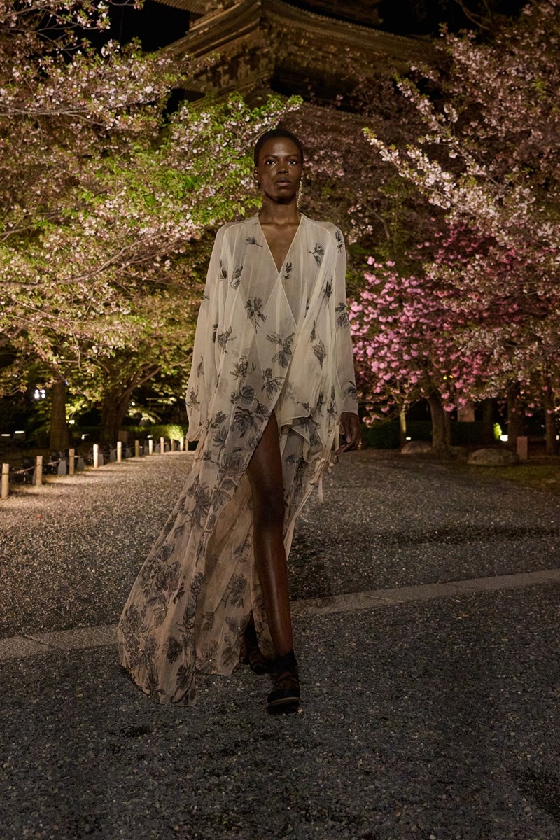 DIOR_W_RTW_FALL25_KYOTO_LOOK