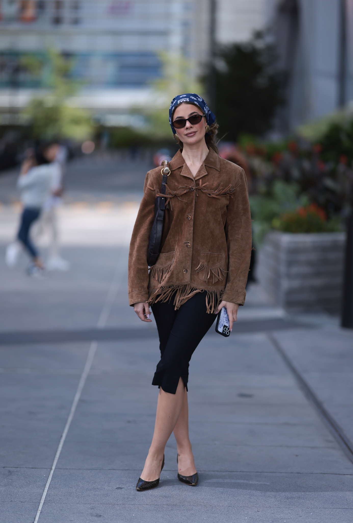 How to: Πώς θα φορέσεις το μεταξωτό μαντίλι αυτό το καλοκαίρι - εικόνα 1