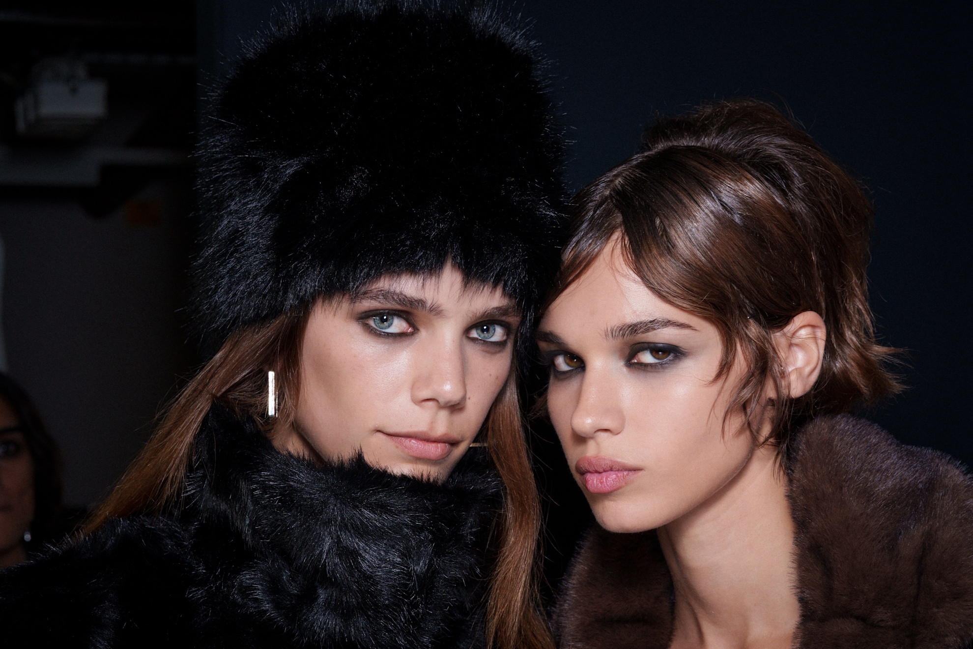 All-day chic: 8 stylish καμπαρντίνες που θα χαίρεσαι να φοράς από το πρωί μέχρι το βράδυ - εικόνα 6