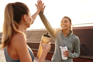 Αυτή είναι η προπόνηση της Shakira για γυμνασμένους κοιλιακούς και επίπεδη κοιλιά - εικόνα 1