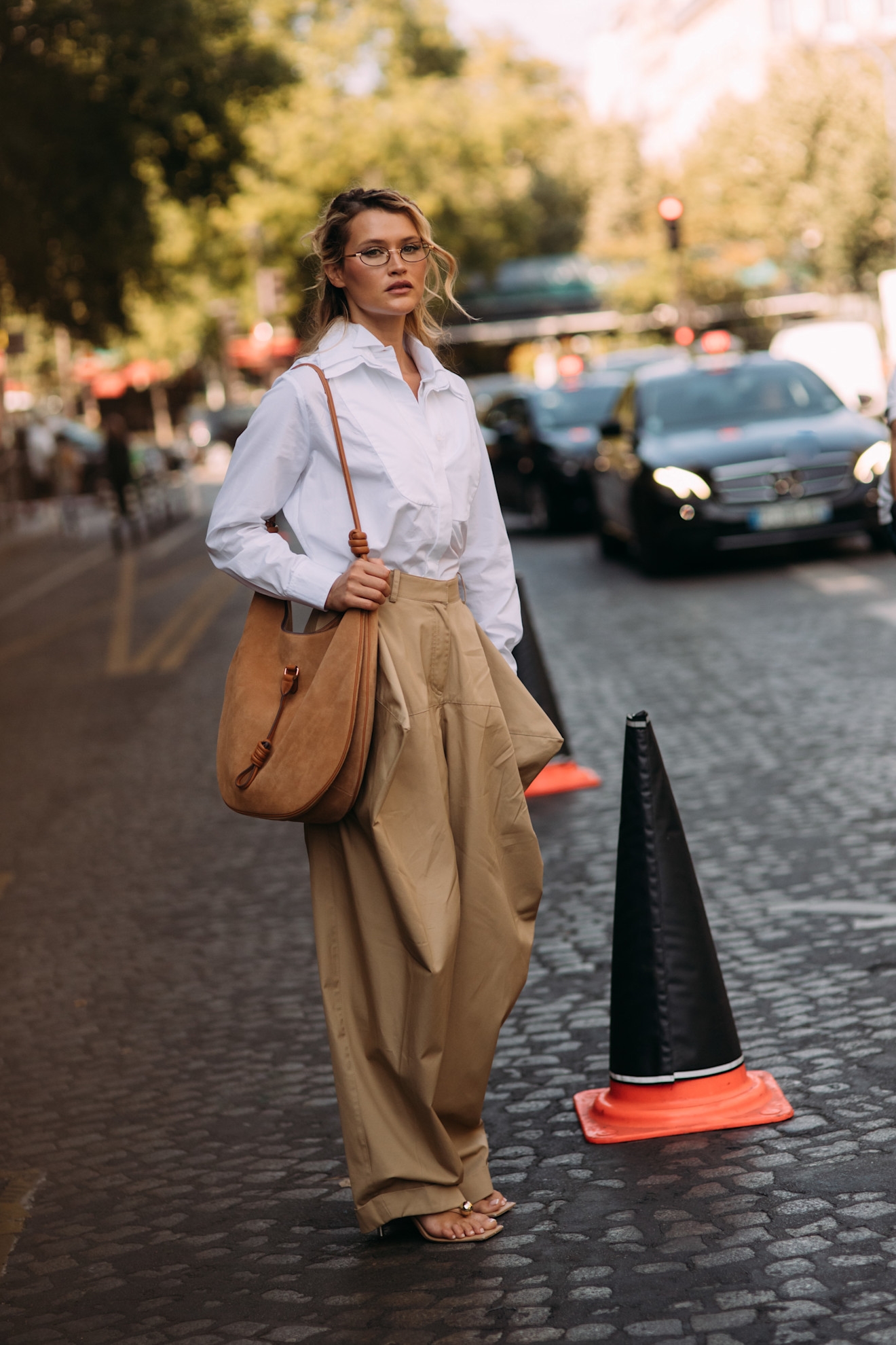 Ορκιζόμαστε: Αυτές οι τσάντες θα πρωταγωνιστήσουν στα festive λουκ του χειμώνα - εικόνα 1