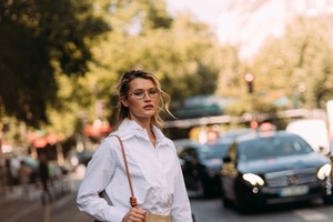 Ορκιζόμαστε: Αυτές οι τσάντες θα πρωταγωνιστήσουν στα festive λουκ του χειμώνα - εικόνα 1