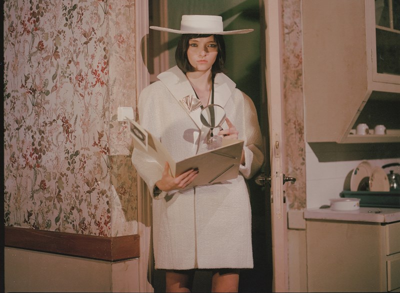 synola_crime_scene_elle_gr