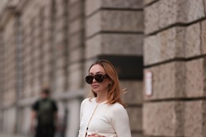 Παριζιάνικη κομψότητα για το καλοκαίρι: Τα 6 κομμάτια που χρειάζεσαι - εικόνα 2