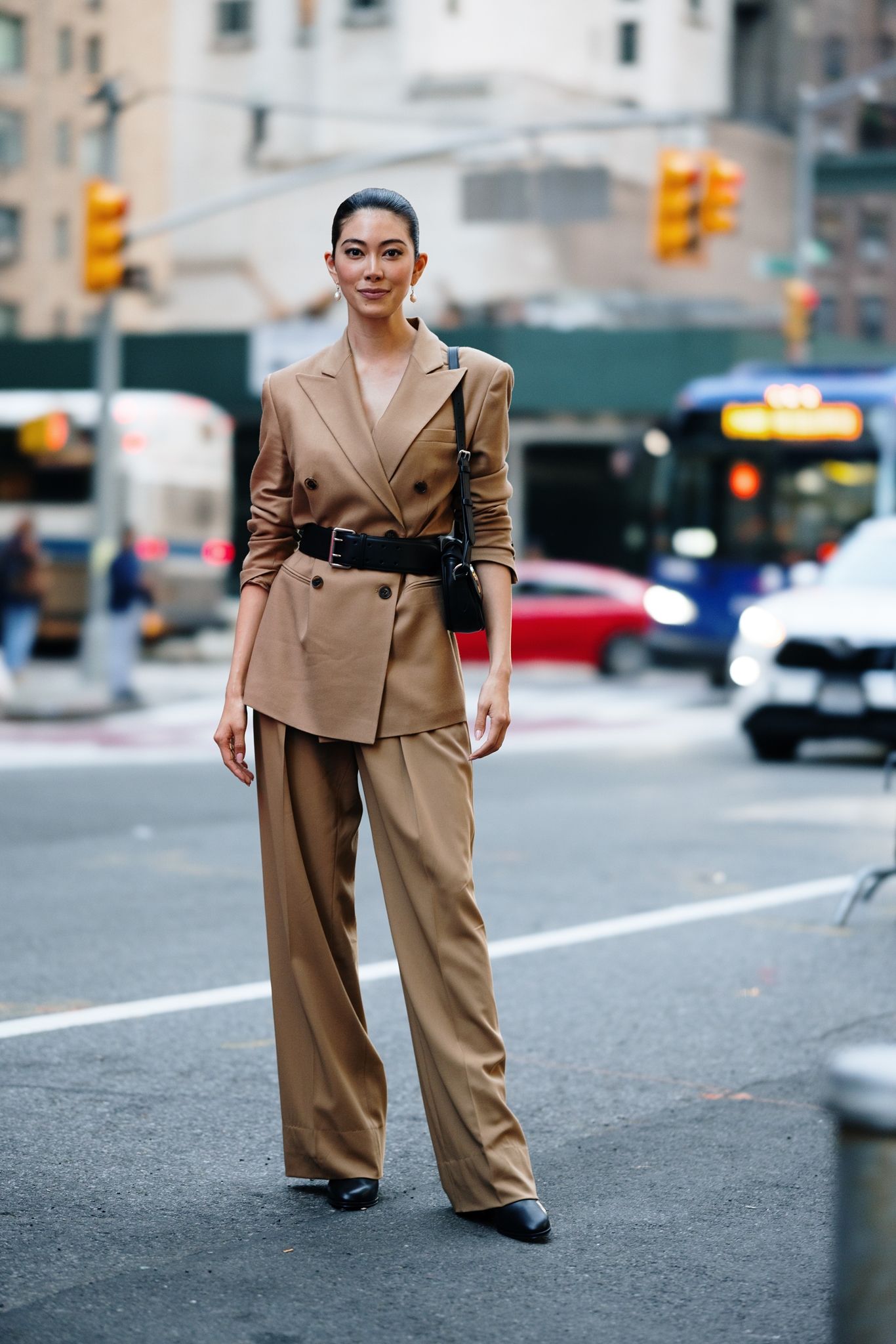 Η φούστα που έγινε viral αυτές τις ημέρες και χρειάζεσαι οπωσδήποτε στην γκαρνταρόμπα σου - εικόνα 8