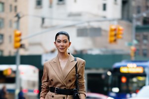 Η φούστα που έγινε viral αυτές τις ημέρες και χρειάζεσαι οπωσδήποτε στην γκαρνταρόμπα σου - εικόνα 8