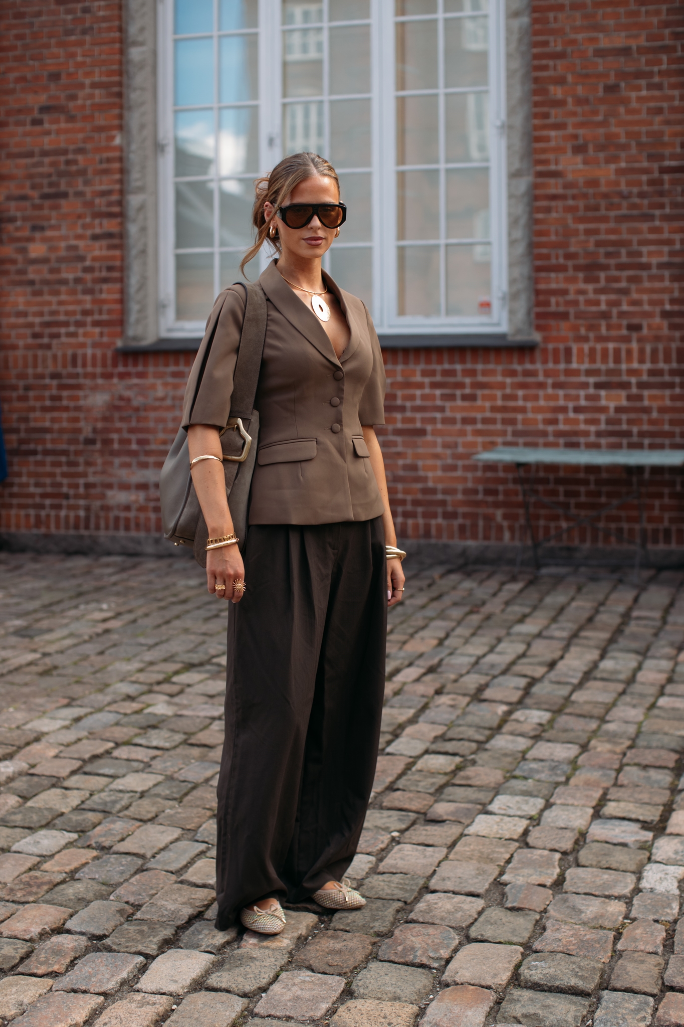 Back to school: 10 γρήγορα και stylish looks για το πρωινό drop-off στο σχολείο - εικόνα 1