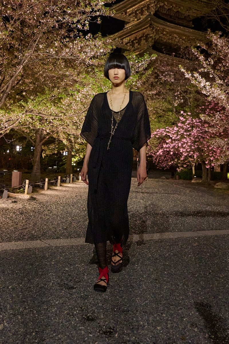 DIOR_W_RTW_FALL25_KYOTO_LOOK