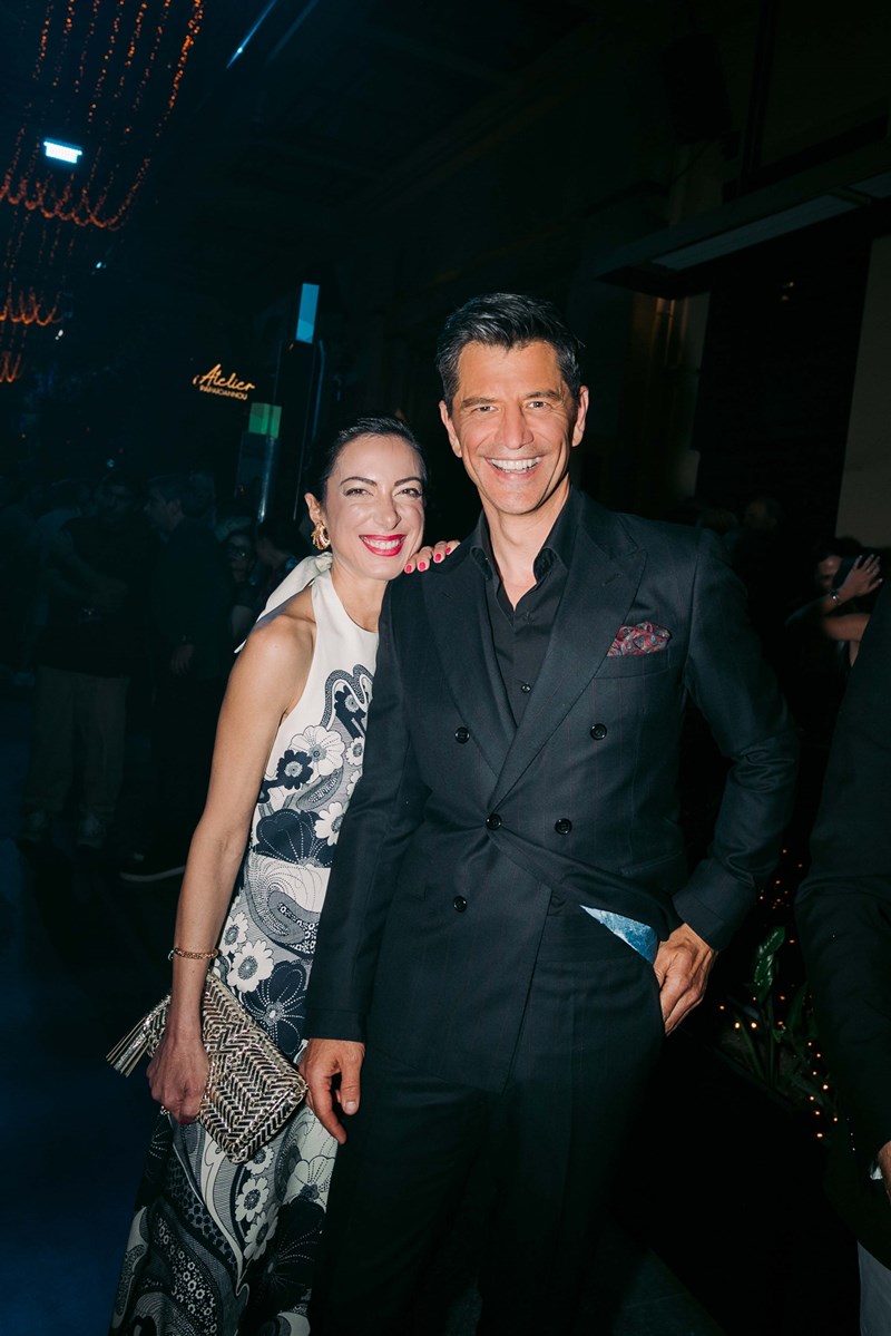 sakhs rouvas