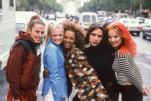 Mermaid νυφικό φόρεμα και σύζυγος ντυμένος με κιλτ: Η star των Spice Girls Mel B παντρεύτηκε στο Λονδίνο - εικόνα 3