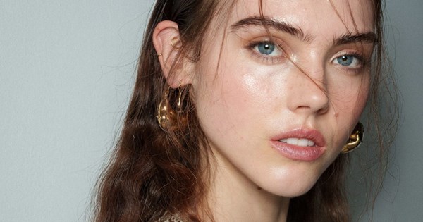 Chanel SS26: Ένα νέο σύμπαν όπου κυριαρχούν τα φυσικά hair & make up looks - εικόνα 6