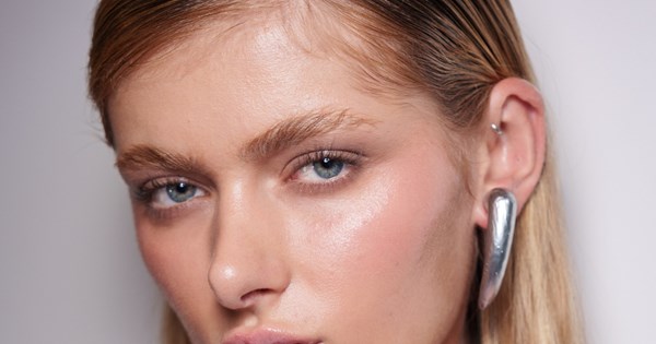 Κάν' το όπως η Demi Moore: Έτσι θα αποκτήσεις τα τέλεια ζυγωματικά - εικόνα 1