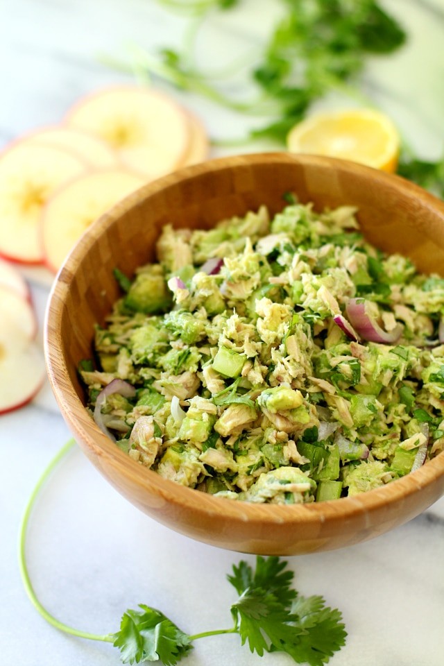 Μια δροσερή σαλάτα με αβοκάντο