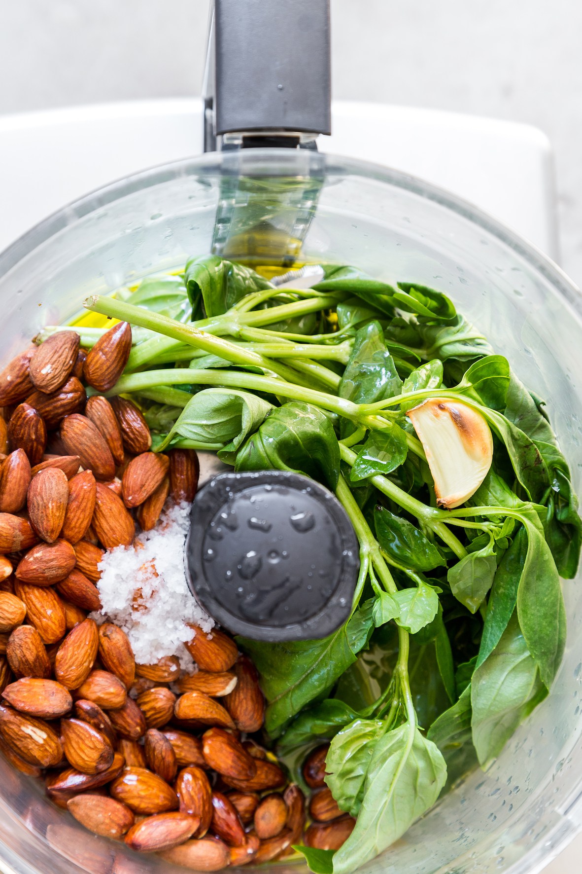 Η πιο γευστική σάλτσα πέστο από τα χεράκια σου σε χρόνο ρεκόρ