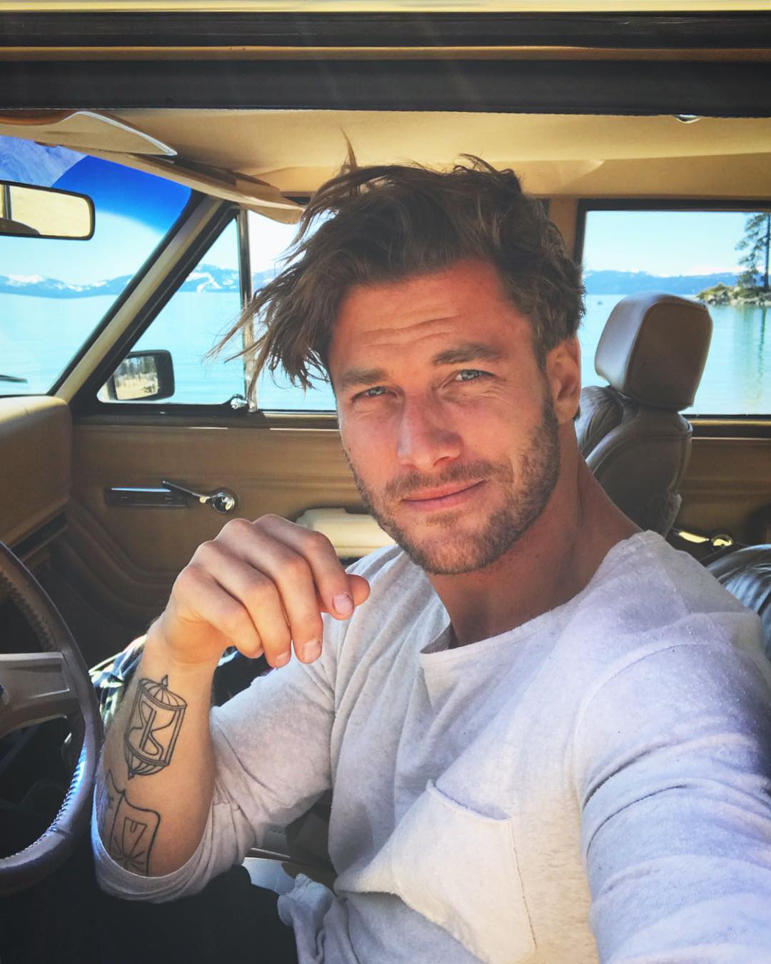 Aυτό το χρωμά τραβάει τους άνδρες σαν μαγνήτης