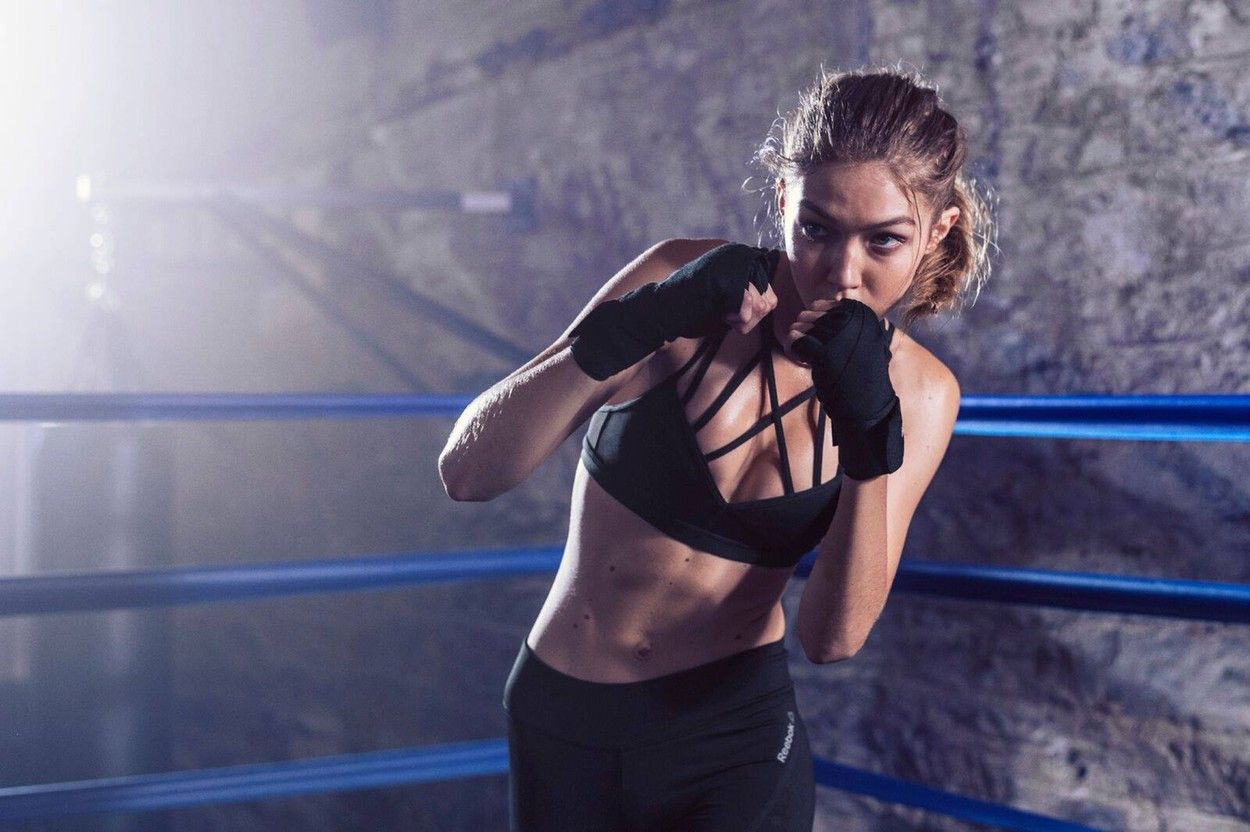 Kick boxing στο σπίτι με απλές κινήσεις