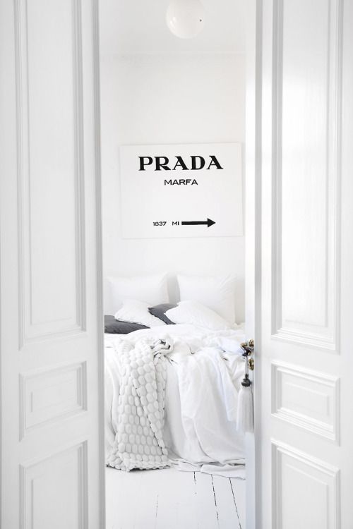 Κρεβατοκάμαρες ντυμένες στα λευκά που θα σας εμπνεύσουν