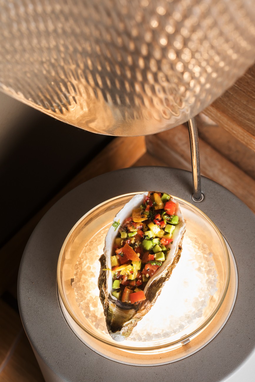 Bites &amp; Wine: To νέο εστιατόριο του Λευτέρη Λαζάρου