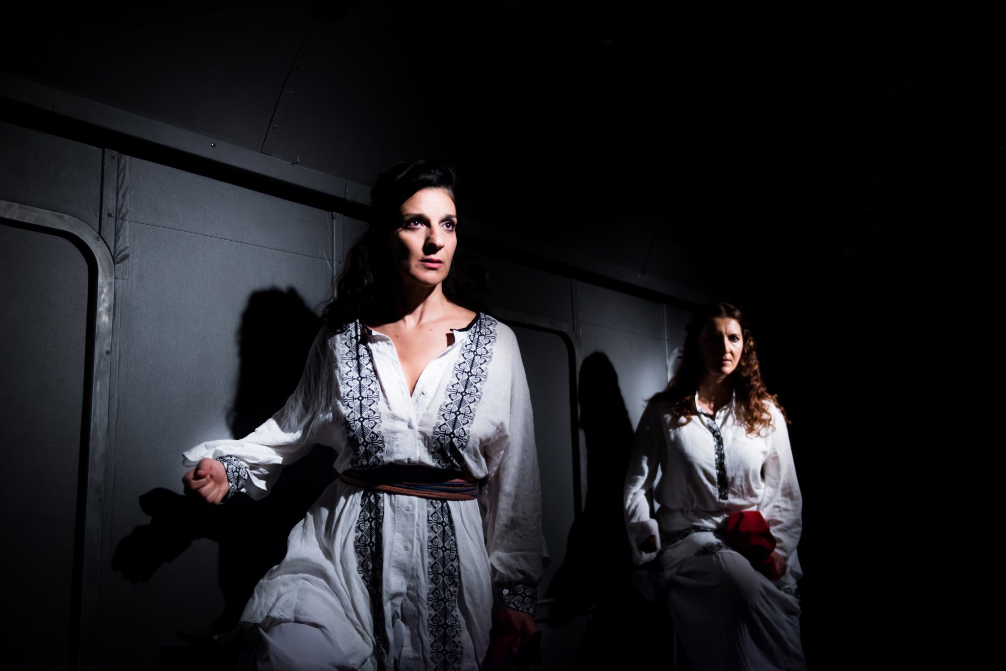 Μη χάσετε την παράσταση Ελεύθεροι Πολιορκημένοι στο Θεατρικό Βαγόνι στο Ρουφ