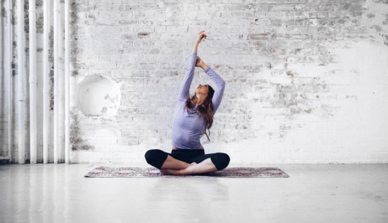 Ένα workout για να ξυπνήσετε όλο σας το σώμα