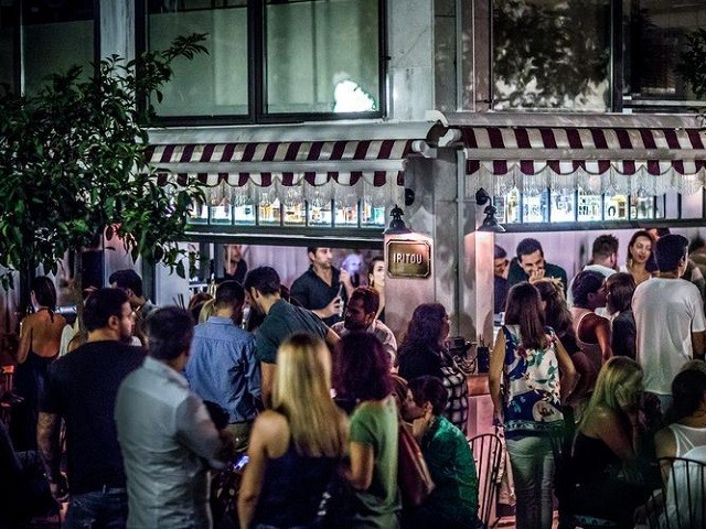 City vibes: 4 κορυφαία spot στην καρδιά της πόλης για να πιεις τα ωραιότερα κοκτέιλ