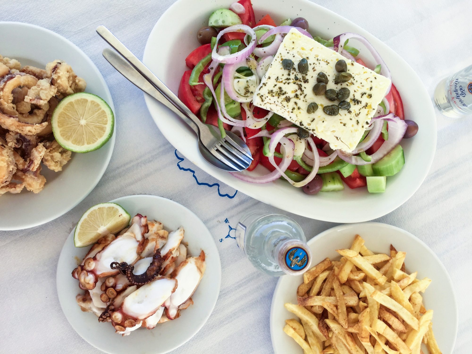 Ένα βιβλίο με αυθεντικές ελληνικές συνταγές