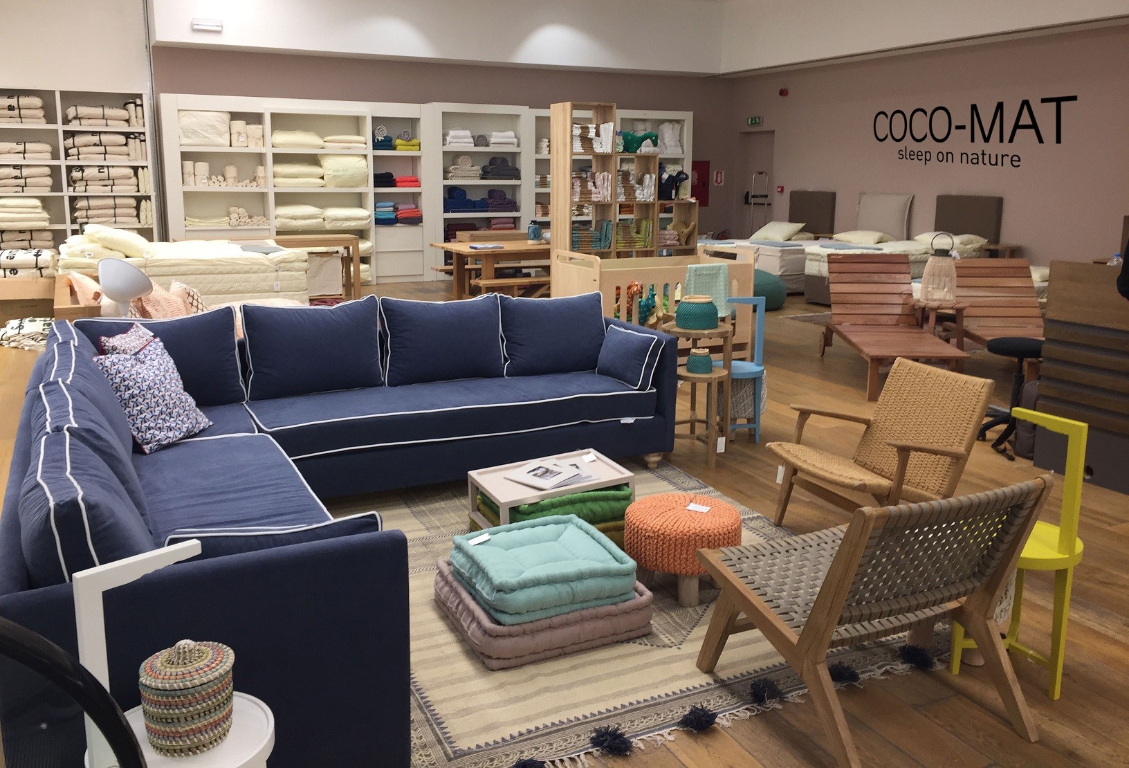 Το notoshome στο Golden Hall καλωσορίζει την COCO-MAT