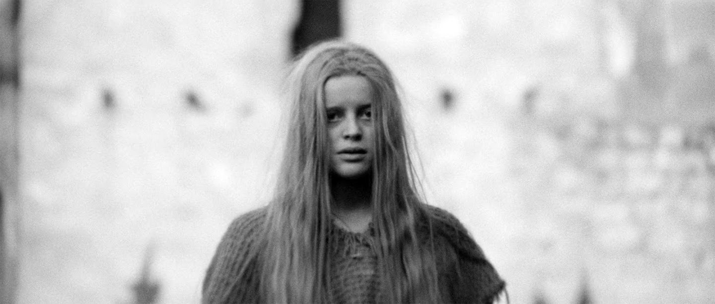 Μαρκέτα Λαζαρόβα