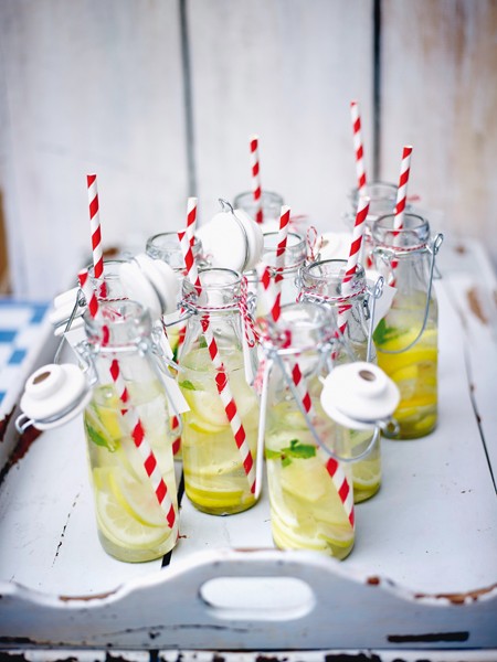 Φτιάξτε 4 εύκολα και αναζωογονητικά ροφήματα