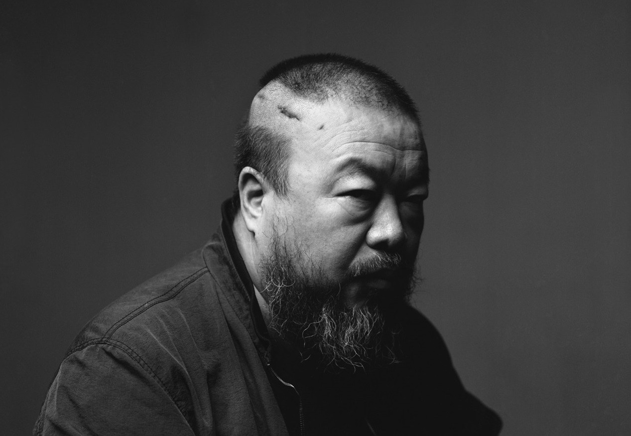 Ο προκλητικός εικαστικός και ακτιβιστής Ai Weiwei εκθέτει για πρώτη φορά στην Ελλάδα