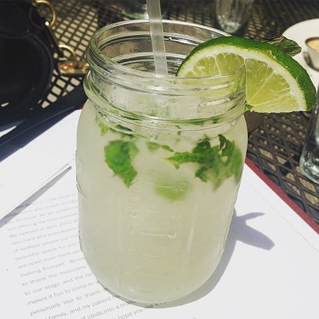 Φτιάξτε εύκολα σπιτική λεμονάδα