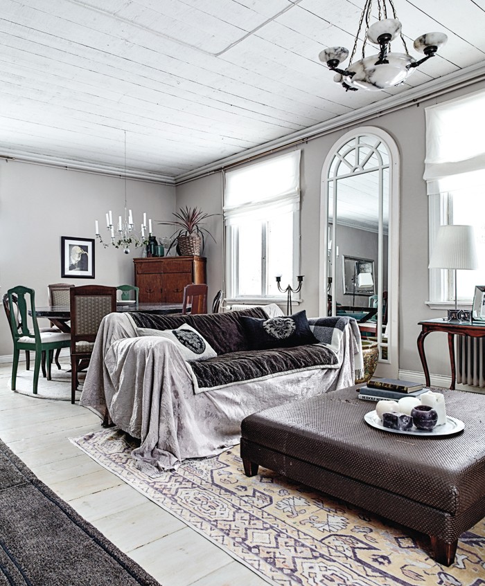 Μια μονοκατοικία που ισορροπεί μεταξύ μοντέρνου &amp; κλασικού