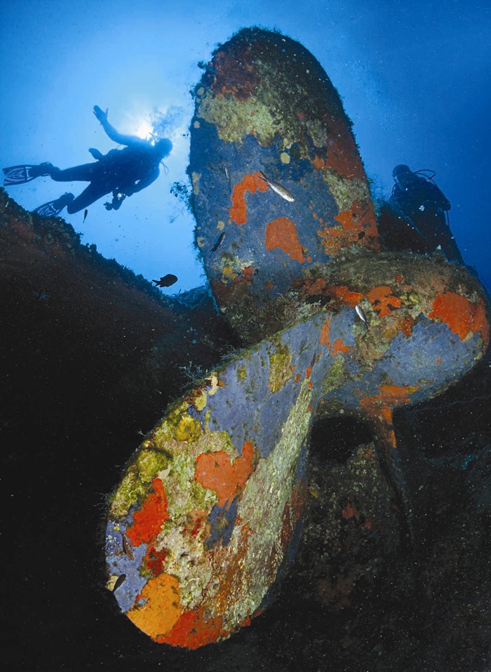 Εικόνες με ναυάγια της Άνδρου που κόβουν την ανάσα