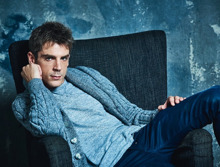 Διαβάστε τη συνέντευξη του γοητευτικού ηθοποιού Χάρη Τζωρτζάκη στο ELLE