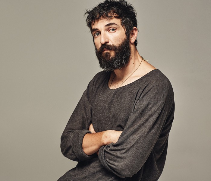 O Άρης Σερβετάλης μιλά για την παράσταση Ριχάρδος Β'