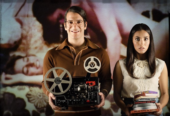 H θεατρική πρόταση της εβδομάδας: «Σεξ Λεξικόν»: πονάει πάντα η πρώτη φ(θ)ορά