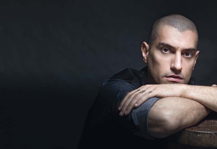 O Αργύρης Πανταζάρας μιλά στο ELLE για την παράσταση 1984