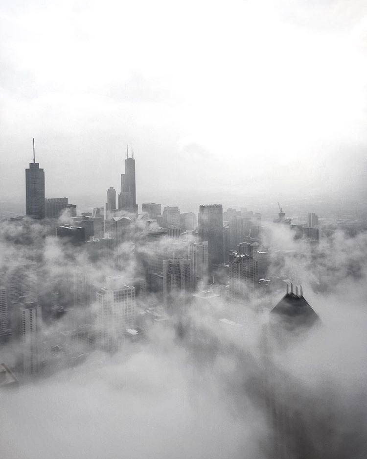 Δείτε πώς φαίνεται το Σικάγο πάνω από τα σύννεφα