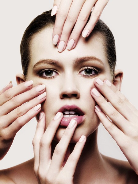 Video: Δείτε τις μαγικές ασκήσεις που μειώνουν τις ρυτίδες