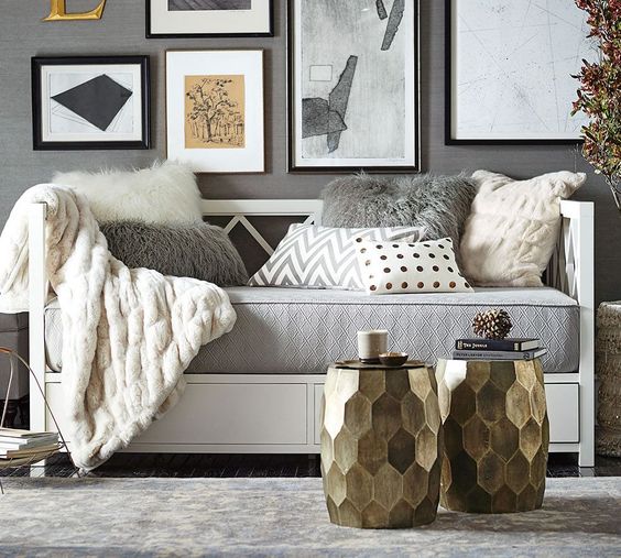 Ο πιο γρήγορος και οικονομικός τρόπος να ανανεώσετε το σαλόνι σας