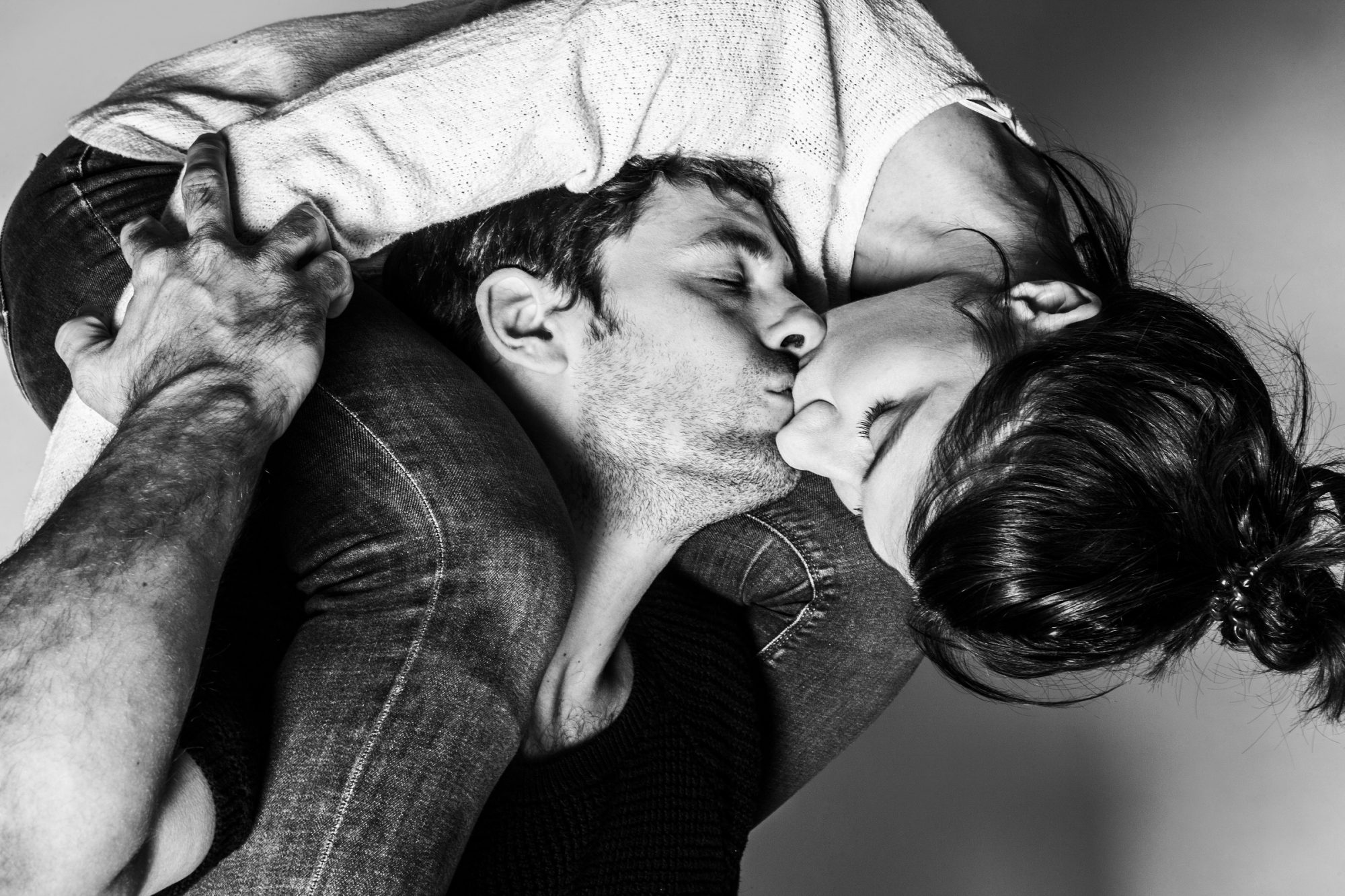 Η θεατρική πρόταση της εβδομάδας: «Πνεύμονες», η πιο ειλικρινής ιστορία αγάπης