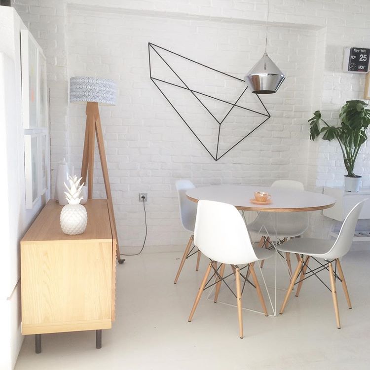 16 υπέροχες γωνιές από το σπίτι του Έλληνα graphic designer Tomy Karaiskos