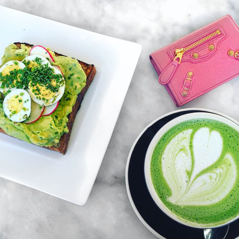 Ώρα για avocado toast #sundays