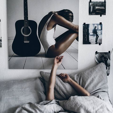 Μην φάτε αυτές τις τροφές πριν πέσετε για ύπνο