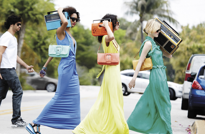 Αυτή τη μουσική πρέπει να ακούσετε για να ξαναζήσετε τα εφηβικά σας πάρτι