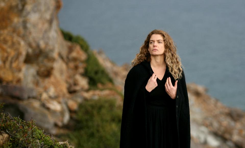 Διαβάστε την συνέντευξη της δημιουργού Άντζελας Ισμαήλος στο ELLE.gr