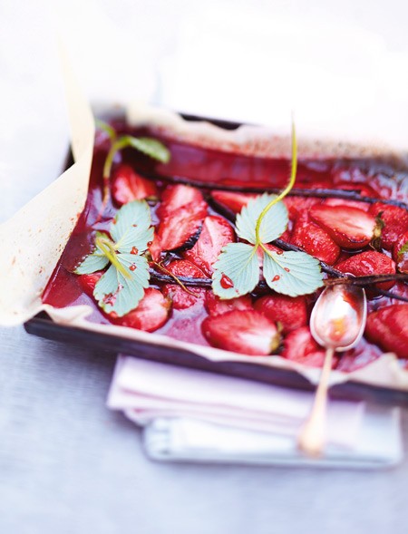 5 συγκλονιστικά γλυκά με φράουλες για το πασχαλινό τραπέζι